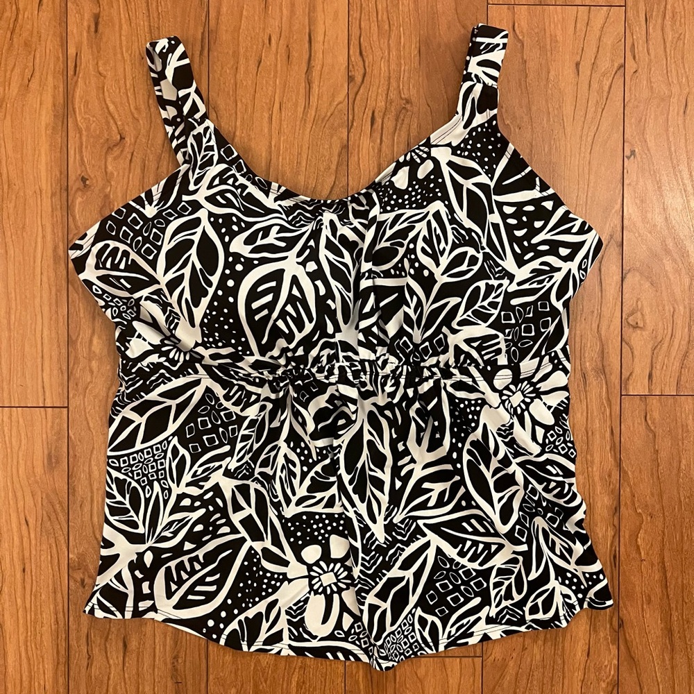 Avenue Women Size 18 Swim Black White Floral Tropical Shelf Bra Plus Size Ruched